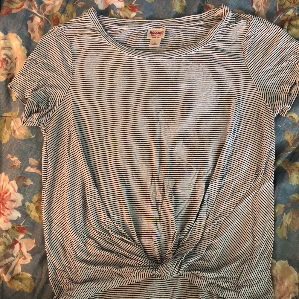 Sale‼️Mossimo T shirt